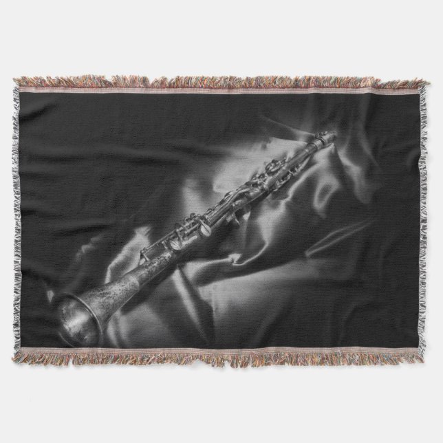 Manta Natureza-morta de clarinete antigo, P&B (Frente)