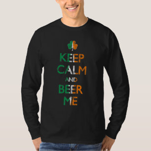 Mantenha a calma e a cerveja mim camisa irlandesa