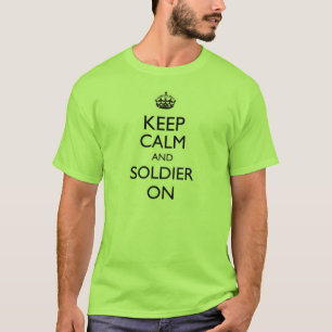 mantenha a calma e o soldado no t-shirt