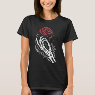 Mão de Esqueleto Segurando Camiseta Gótica de Rosa
