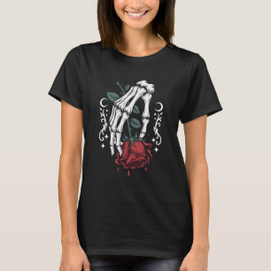Mão de Esqueleto Segurando Camiseta Gótica de Rosa