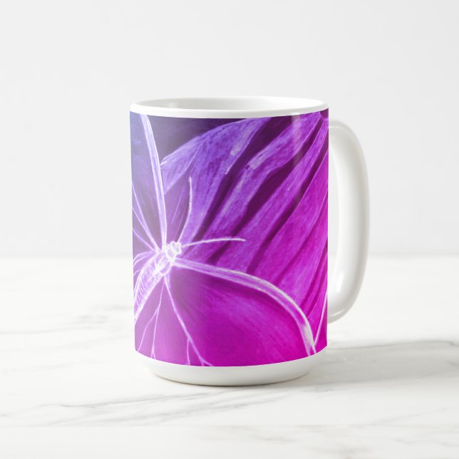 Mão esboçada Borboleta-Roxa Caneca de café (Frente Esquerda)
