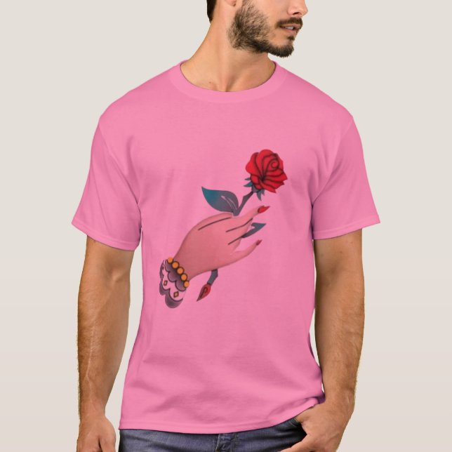 "Mão segurando uma camiseta Rosa" (Frente)