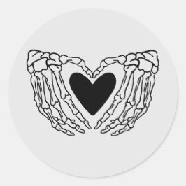 Mãos do Esqueleto Segurando o Adesivo do Coração