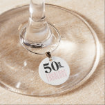 Marcador Para Taças De Vinho Girly 50 e Fabulosa Typografia 50th Birthday<br><div class="desc">Um design moderno,  50º aniversário com a frase "50 e Fabuloso" usando tipografia. As cores de texto rosa e preto podem ser alteradas usando o menu de edição.</div>
