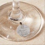 Marcador Para Taças De Vinho Mãe do noivo da árvore doce talhada<br><div class="desc">Madeira de passarinho russa talhada talhada com Cinza de Latido de árvore de passarinho branco e Design de de de passarinho branco, e um olhar patina afetuoso. Este design de madeira reivindicado apresenta as iniciais do casal gravadas na forma cardíaca dentro da árvore. Além disso, fontes chic country em tipografia...</div>