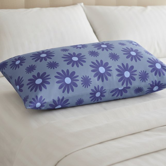 Margarida Azul (pillow case with blue flower pattern)