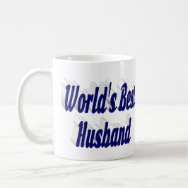 Marido com caneca de café com metade do texto em a