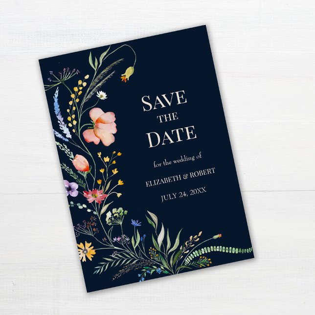 Marinho Blue Boho Wildflower Salve o Cartão de Dat (Navy Blue Boho Wildflowers Save The Date Card on white wooden table.)
