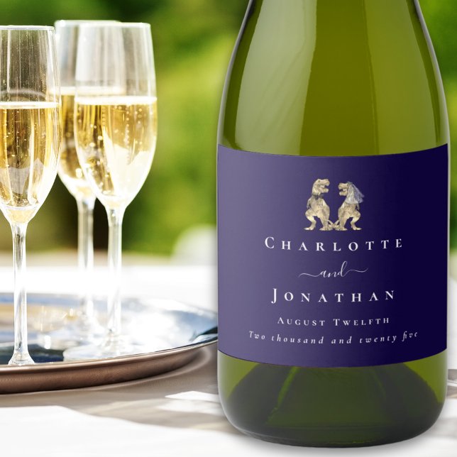 Marinho de Casamento Dinossauro Personalizado Azul (Dinosaur themed wedding T-Rex bride and groom navy blue & white personalized wine labels minimalist)