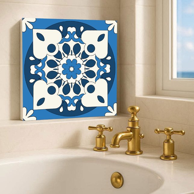 Marinho geométrico Azulejo azul-mediterrânico (Modern kitchen or bathroom tile featuring a geometric floral design in navy and blue with ivory)