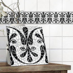 Mármore Negro Mágico, Azulejo quebrado grego