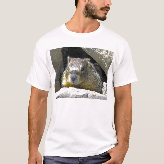 Marmota no t-shirt do antro da rocha (Frente)