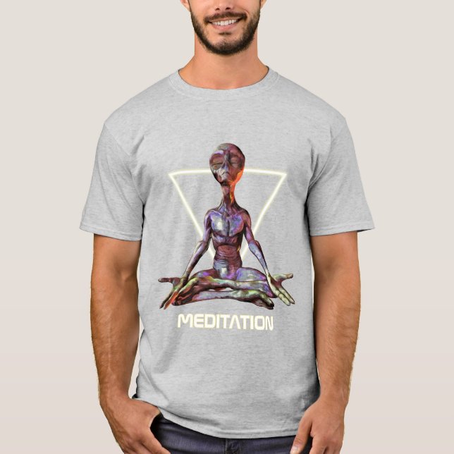 Meditação. Alienígena em T-Shirt tranquilo (Frente)