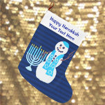 Meia De Natal Grande Hanukkah Jewish Snowman Blue Menorah Para Crianças<br><div class="desc">Só porque você comemora Chanukkah não significa que você não pode pendurar um estoque. Este boneco de neve com sua brilhante estrela azul de David cachecol com sua própria Menorah é um design original que torna a estocagem branca e azul de Chanucá ainda mais única. Personalize o texto do Feliz...</div>