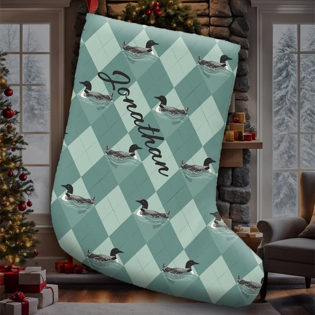Meia De Natal Grande Pássaros Solitários Penteados Penteados pelo Argyl (Loon bird Christmas stocking, lake cabin wildlife swim in soft teal green argyle preppy golf pattern)