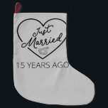 Meia De Natal Grande Recem casados 15 Anos Atrás III<br><div class="desc">Design bonito, perfeito para qualquer um que está casado há 15 anos e para uma cerimônia de renovação do voto de casamento. Ele faz um excelente combinando roupa para casais! recem casados 15 Anos Atrás, citação de um casal que se casou há 15 anos ou casal renovando votos de casamento...</div>
