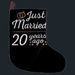 Meia De Natal Grande Recem casados 20 Anos Atrás II<br><div class="desc">Design bonito, perfeito para qualquer um que está casado há 20 anos e para uma cerimônia de renovação do voto de casamento. Ele faz um excelente combinando roupa para casais! recem casados 20 Anos Atrás, citação de um casal que se casou há 20 anos ou casal renovando votos de casamento...</div>