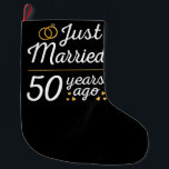 Meia De Natal Grande Recem casados Há 50 Anos<br><div class="desc">Design bonito, perfeito para qualquer um que está casado há 50 anos e para uma cerimônia de renovação do voto de casamento. Ele faz um excelente combinando roupa para casais! recem casados 50 Anos Atrás, citação de um casal que se casou há 50 anos ou um casal renovando votos de...</div>