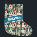 Meia De Natal Grande Watercolor Snowman Natal Personalizado<br><div class="desc">Neve aquarela em lenços vermelhos quentes e chapéus quentes de tricô e um bonito fundo verde,  vermelho e azul de pinheiros personalizaram o estoque de Natal.</div>