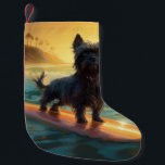 Meia De Natal Pequena Affenpinscher Beach Surfing Painting<br><div class="desc">Mergulhe no mundo lúdico da aventura canina com esta pintura cativante. Um cão espirituoso leva às ondas, cavalgando habilmente o surf numa praia beijada pelo sol. A vibrante trabalho de arte capta lindamente a essência do entusiasmo de praia enquanto o cachorro anda sem medo das ondas, incorporando o espírito de...</div>
