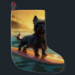 Meia De Natal Pequena Affenpinscher Beach Surfing Painting<br><div class="desc">Mergulhe no mundo lúdico da aventura canina com esta pintura cativante. Um cão espirituoso leva às ondas, cavalgando habilmente o surf numa praia beijada pelo sol. A vibrante trabalho de arte capta lindamente a essência do entusiasmo de praia enquanto o cachorro anda sem medo das ondas, incorporando o espírito de...</div>