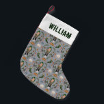 Meia De Natal Pequena Bellsníquel e Motifs de Natal da Pensilvânia<br><div class="desc">Adicione um toque estranho, mas legal, à sua manta este ano, com um Belsníquel tematizado de estoque personalizado de Natal. Esta estocagem apresenta um desenho animado do Belsníquel. Este personagem folclórico de férias tem suas raízes na região do Palatinado, na Alemanha, e foi popular entre os colonos alemães da Pensilvânia,...</div>