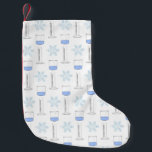Meia De Natal Pequena Cylinder Formatado com Floco de Neve da Science Wi<br><div class="desc">Excelente para o amante da ciência! Esse padrão de padeiros,  cilindros graduados e flocos de neve é perfeito para as férias de Natal.</div>
