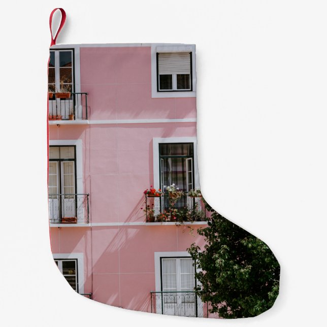 MEIA DE NATAL PEQUENA EDIFÍCIO COMERCIAL CONCRETO DE PINCO PERTO DA ÁRVO (Frente)