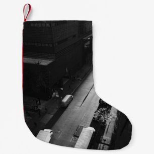 MEIA DE NATAL PEQUENA FOTO GRAYSCALE DA PESSOA QUE ANDA NA ESTRADA FORA