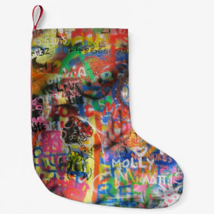 Meia De Natal Pequena Grafite multicolorido na parede de concreto