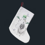 Meia De Natal Pequena Keeshond Christmas Snowman Pinting Art<br><div class="desc">Retrato original de Cachorro Snowman de Natal Keeshond. Especializamo-nos em arte original engraçada e engraçada. Comprar isto para si próprio ou como um presente excelente para os teus amigos de Keeshond. Seja criativo - clique em PERSONALIZAR para adicionar/remover/alterar texto, redimensionar a imagem, alterar as cores ou qualquer outra coisa que...</div>