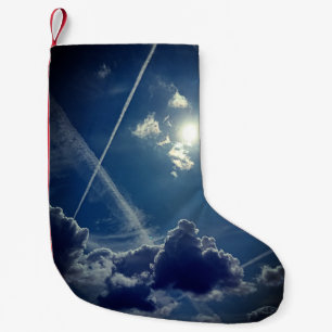 Meia De Natal Pequena Luz atrás das nuvens
