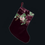 Meia De Natal Pequena Moody Passions | Padrão de Rosa de vinho Roxo Dram<br><div class="desc">Drama e intrigas encontram elegância sofisticada nesta paleta de cor de tom joalharia moody, com floral de aquarela pintada manualmente em tons roxos luxuosos de vinho, bourdeaux e sangria empoeirada embelezada por sotaques botânicos verdes. Da coleção "Boho Bloom", esse layout incorpora um rico buquê de flor silvestre boêmica com flores...</div>