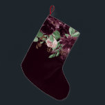 Meia De Natal Pequena Moody Passions | Padrão de Rosa de vinho Roxo Dram<br><div class="desc">Drama e intrigas encontram elegância sofisticada nesta paleta de cor de tom joalharia moody, com floral de aquarela pintada manualmente em tons roxos luxuosos de vinho, bourdeaux e sangria empoeirada embelezada por sotaques botânicos verdes. Da coleção "Boho Bloom", esse layout incorpora um rico buquê de flor silvestre boêmica com flores...</div>