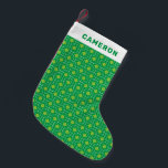 Meia De Natal Pequena Nome Personalizado Verde Padrão Festivo Festivo Gr<br><div class="desc">Refletor Festivo Bastante Nome Personalizado Verde Pequeno Stocks de Natal</div>