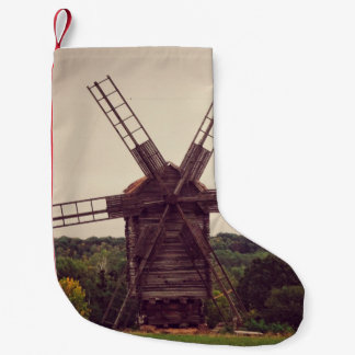 Meia De Natal Pequena Old windmill. Autumn landscape. Ukrainearchitectur