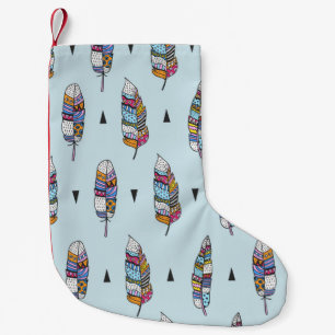 Meia De Natal Pequena Pena desenhada à mão. Boho sem costura