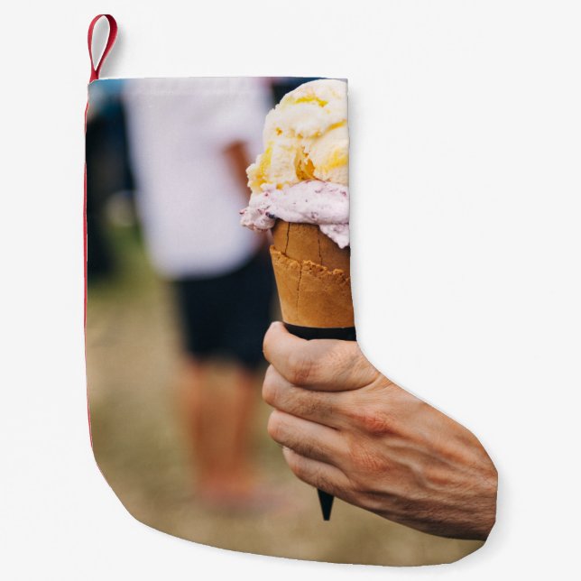 Meia De Natal Pequena Pessoa segurando sorvete no cone (Frente)