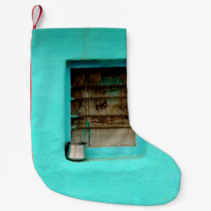 Meia De Natal Pequena RECIPIENTE DE AÇO DE cinza NA JANELA COM PINTA DE