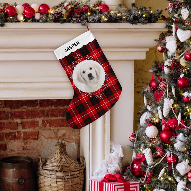 Meia De Natal Pequena Red Black Tartan Plaid Winter Wreath Pet Dog Photo (Red, black and white tartan plaid photo stocking in situ.)