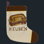 Meia De Natal Pequena Reuben Sandwich Juewish Deli Cuisine Hanukkah<br><div class="desc">O estoque de Natal apresenta um marcador original ilustrativo de um delicioso sanduíche de reuben. Simplesmente personalize com o seu nome para uma decoração de férias de um tipo! Este design também está disponível em outros produtos. Não vê o que está procurando? Precisa de ajuda para a personalização? Entre em...</div>