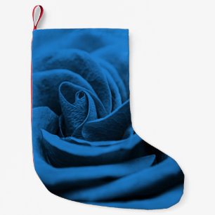 Meia De Natal Pequena Rosa vermelha azul próxima, macrobeleza.