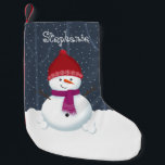 Meia De Natal Pequena Snowman Winter Wonderland<br><div class="desc">Snowman Winter Wonderland Deixa-A Neve, Deixa-A Neve, Deixa-A Neve. Celebre a estação com este tema divertido e brilhante do inverno. Este design de inverno consiste num bonzinho e divertido boneco de neve e duas crianças alegres vestidas nos seus suéteres de inverno mais quentes. Traga a diversão com os acessórios, presentes,...</div>