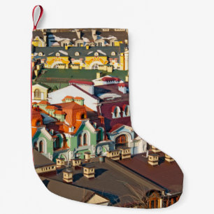 Meia De Natal Pequena Telhados coloridos no inverno em Kiev, Ucrevariega