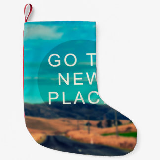 Meia De Natal Pequena Travel inspiration quote - Go to new place. Retro 