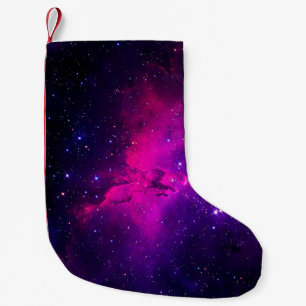 Meia De Natal Pequena Uma bela e brilhante nebulosa espacial. plano de f