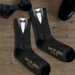 Meias Gatsby Man Of Honor Wedny Funny Tuxedo Black<br><div class="desc">Um par peculiar de meias para entregar ao seu Homem de Honra ou Bridesman como obrigado de estar ao seu lado no dia do seu casamento. Apresentando um conjunto de smoking preto e branco com uma fonte retrô gatsby-style para seus detalhes.</div>