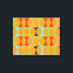 Meio século moderno de Canvas de padrão laranja<br><div class="desc">Bata, bata. Quem está aí? Meio século moderno, Canvas de padrão laranja! Ei, com um design neste retrato, você não precisa de uma linha de soco. Este padrão perfeitamente modular apresenta um fundo laranja vibrante e filas de uma forma adorável de cozinha em verde, vermelho, turquesa, preto e branco e...</div>