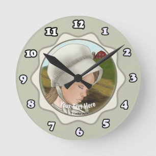 Menina Amish Vestindo Boné Relógio Redondo
